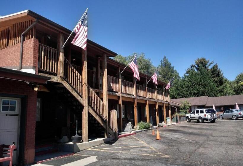 מוטל The Charin Inn
