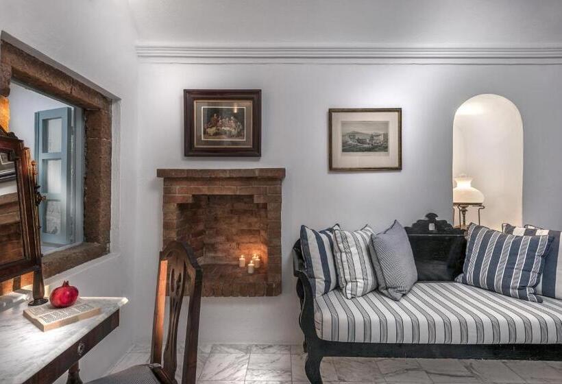 هتل Aigialos Luxury Traditional Settlement