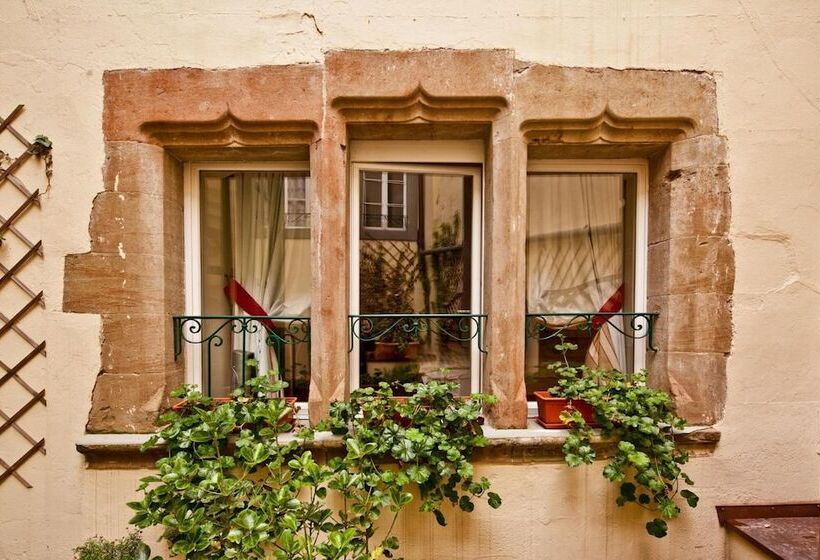 فندق Hôtel De La Couronne