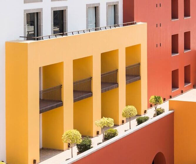 Отель Grand Fiesta Americana Queretaro