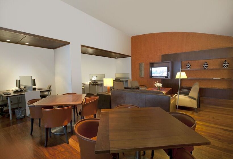 Отель Grand Fiesta Americana Queretaro