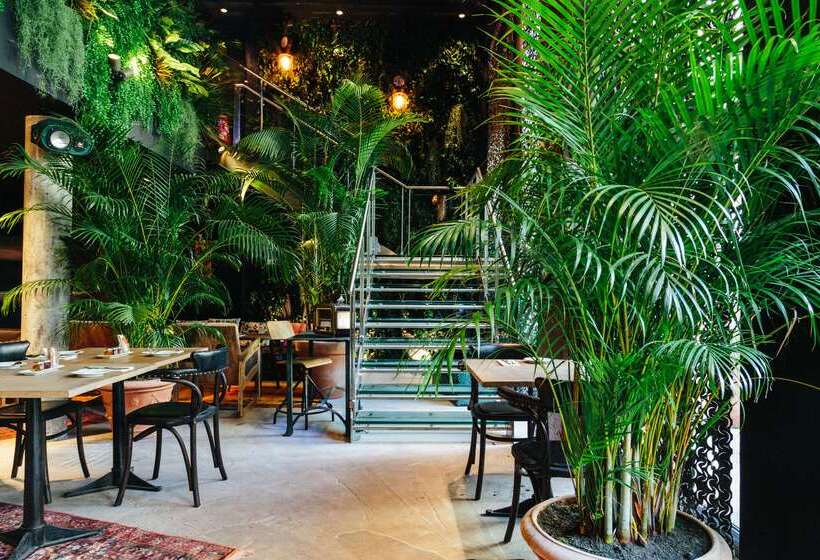Kube Hotel Paris