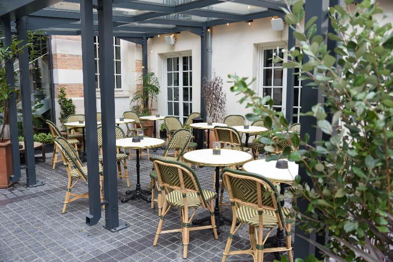 Kube Hotel Paris