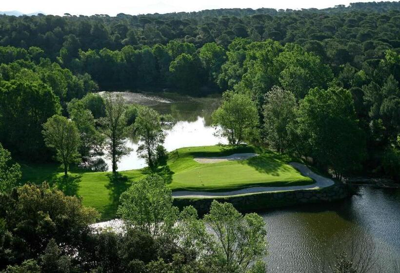 هتل Domaine De Saint Endréol Golf & Spa Resort