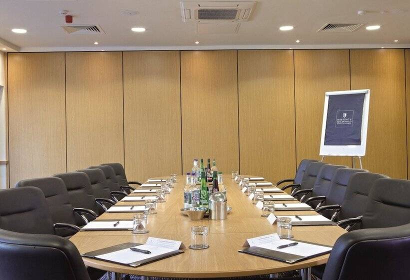 فندق Macdonald Crutherland House