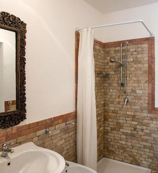 استراحتگاه Villa Enrica   Aeolian Charme