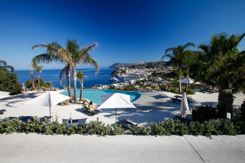 استراحتگاه Villa Enrica   Aeolian Charme