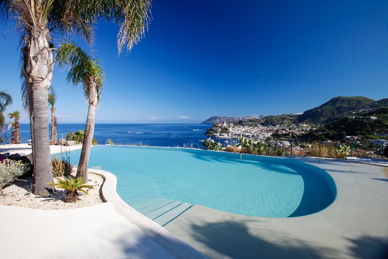 استراحتگاه Villa Enrica   Aeolian Charme