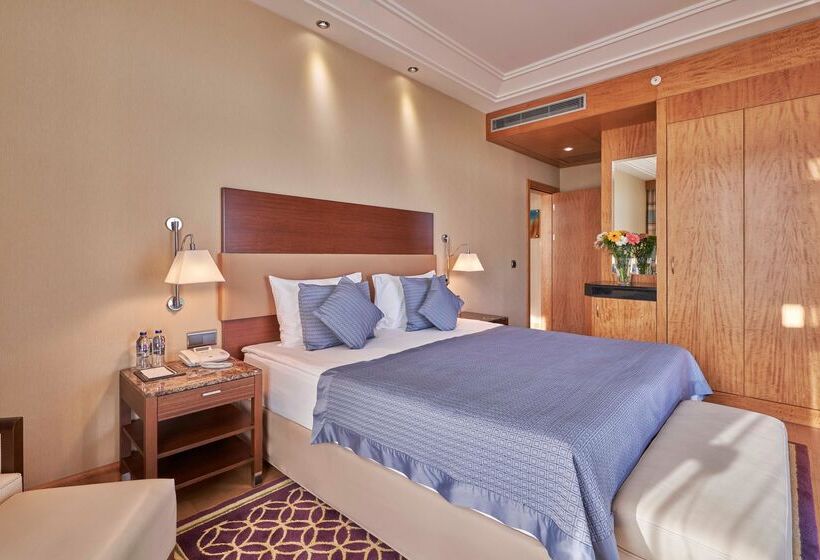 Calista Luxury Resort