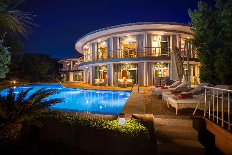 Calista Luxury Resort