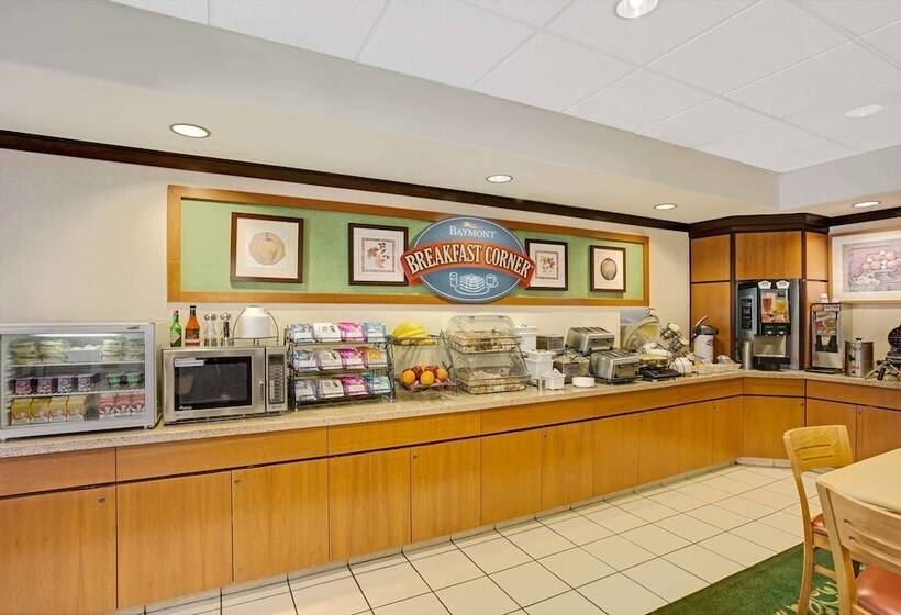 Отель Baymont By Wyndham Tucson Airport