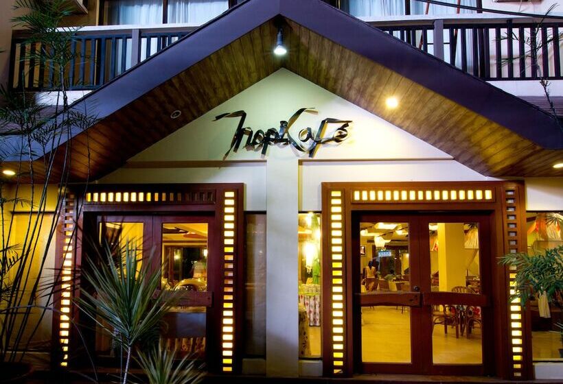 בית מלון כפרי Boracay Tropics Resort