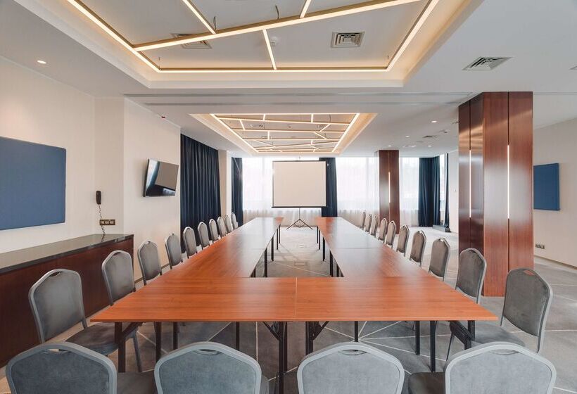 هتل Doubletree By Hilton Cluj – City Plaza