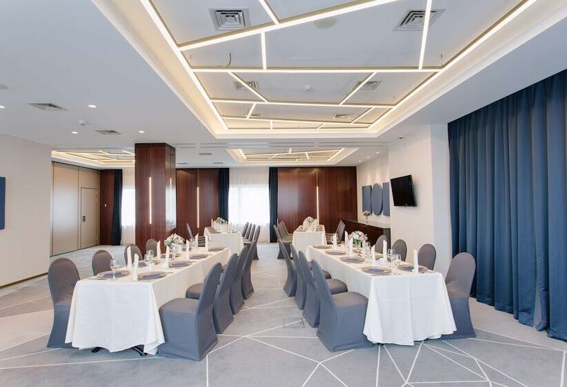 هتل Doubletree By Hilton Cluj – City Plaza