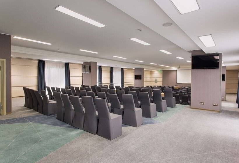 هتل Doubletree By Hilton Cluj – City Plaza