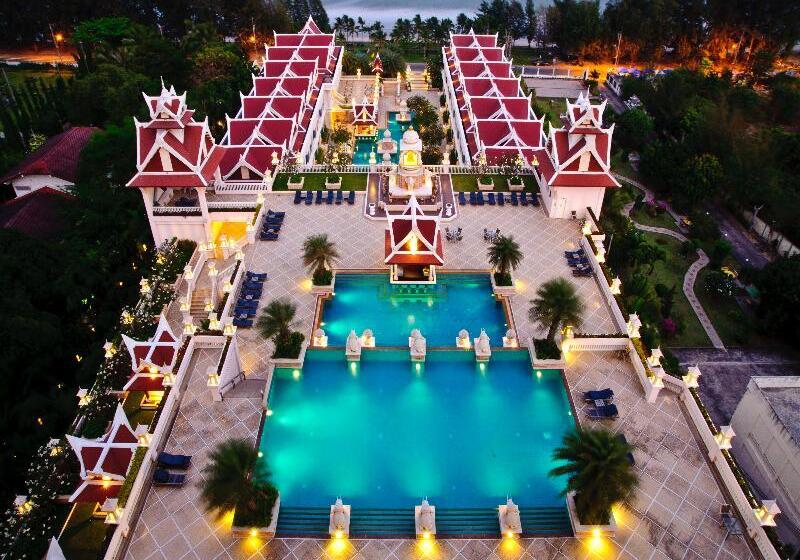 هتل Grand Pacific Sovereign Resort & Spa