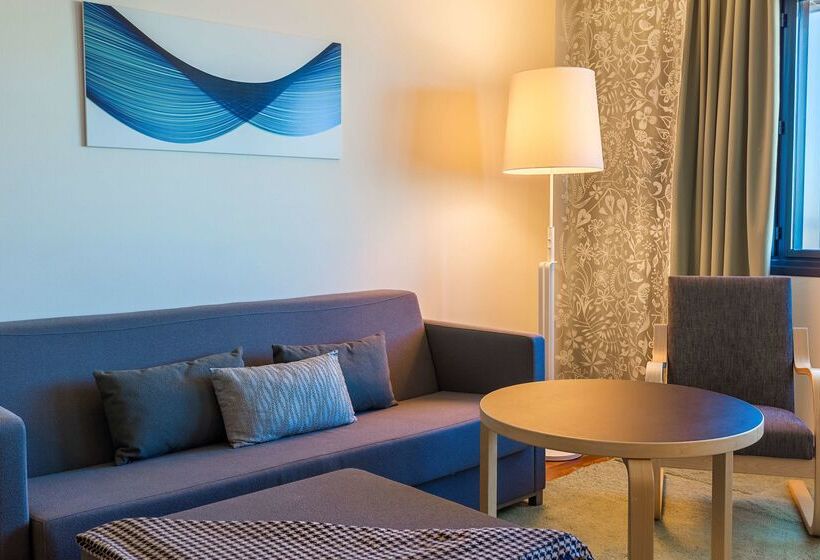 هتل Hilton Helsinki Airport