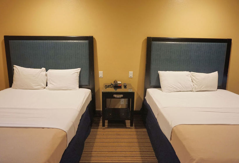 فندق Hollywood Inn Express South