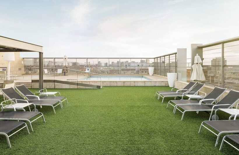 Отель Ilunion Barcelona