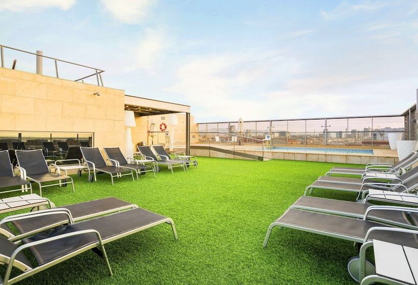 Отель Ilunion Barcelona