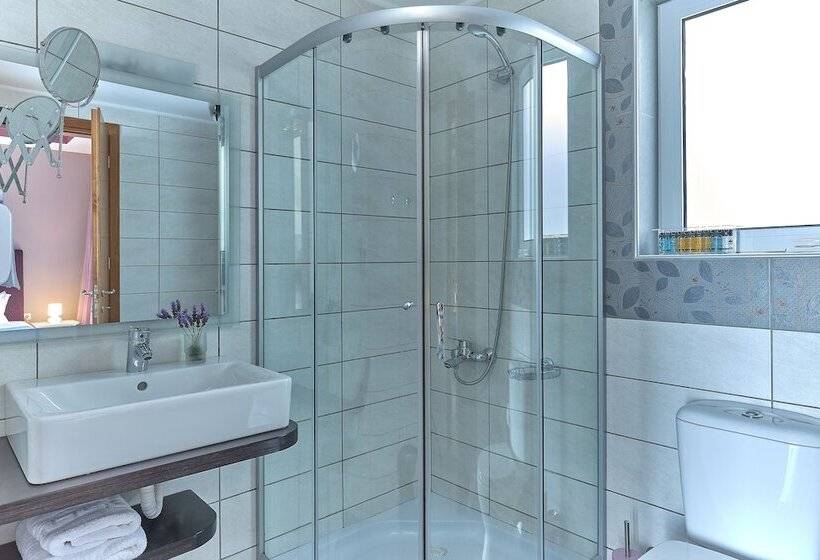 ホテル Nymphes Luxury Apartments