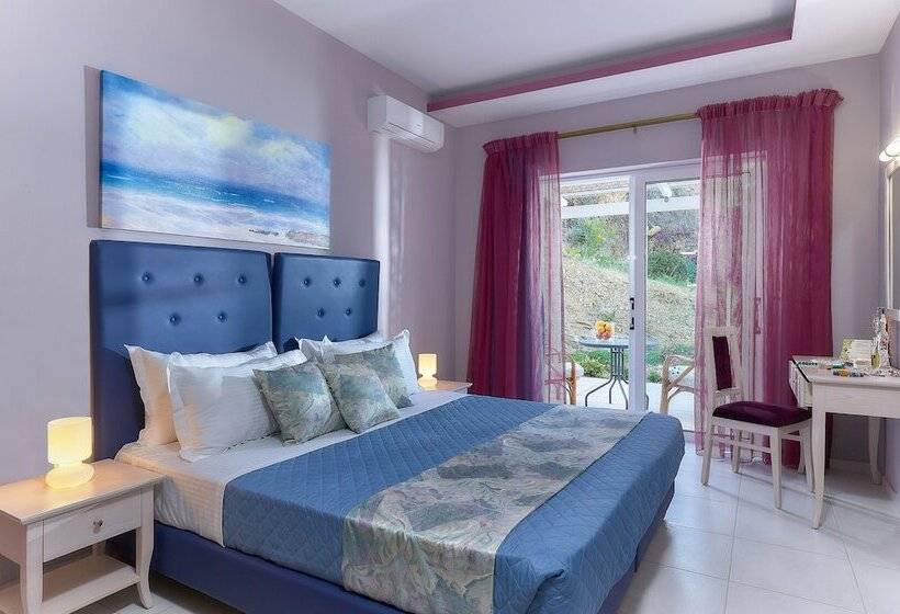 ホテル Nymphes Luxury Apartments