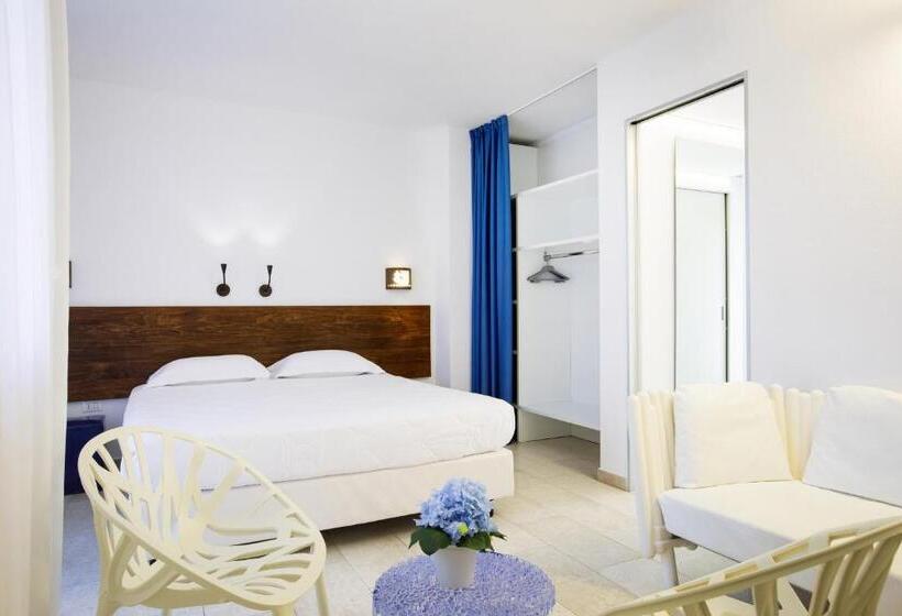 בית מלון כפרי Tirreno Resort