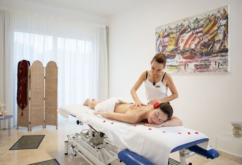 فندق Tirreno Resort