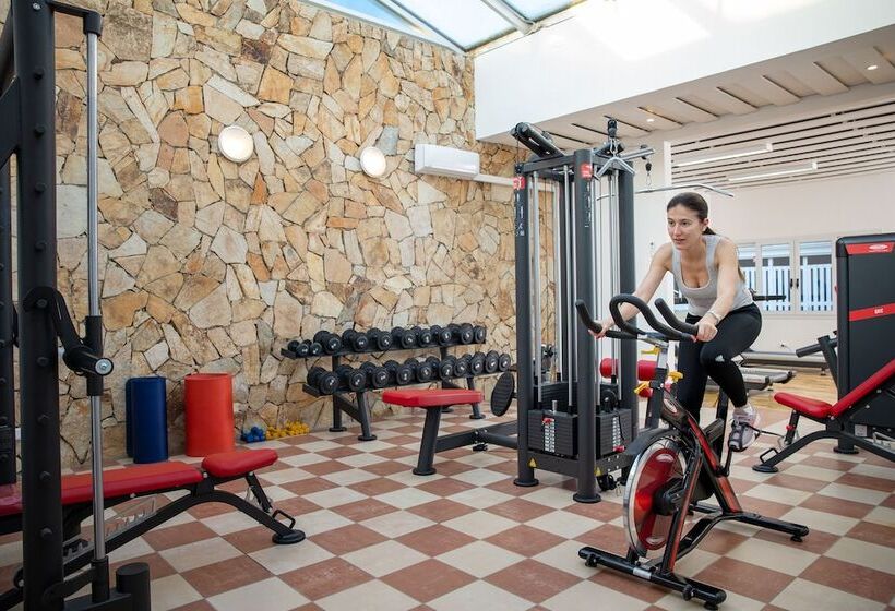 בית מלון כפרי Tirreno Resort