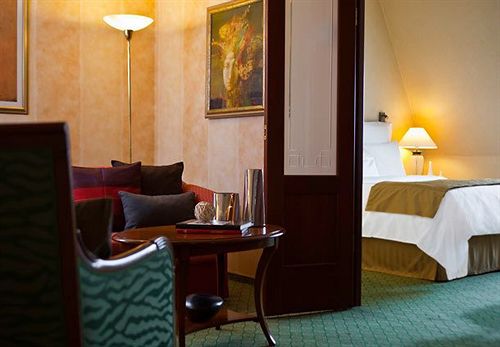 فندق Renartiss Isaakiy St. Petersburg