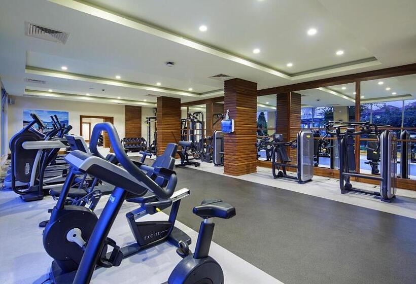 استراحتگاه Bellis Deluxe Hotel & Heated For Winter Aqua Park