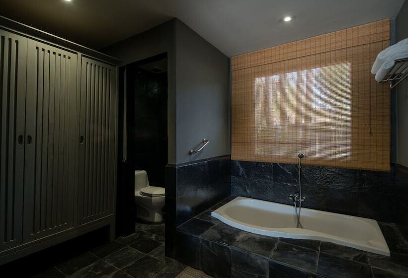 هتل Anchan Resort At Bangtao Beach