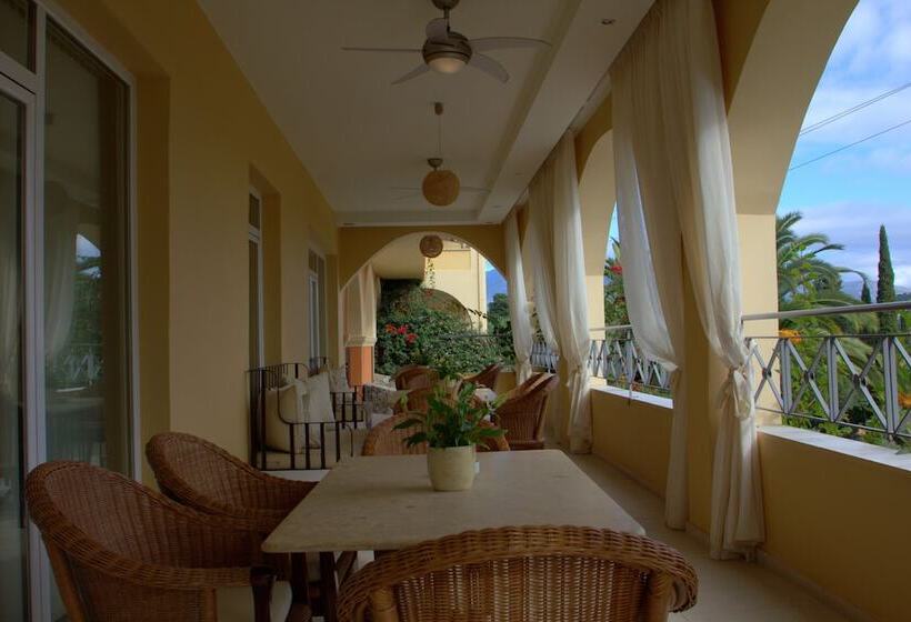 Art Hotel Debono