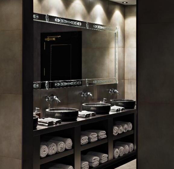فندق Castillo de Gorraiz & Spa