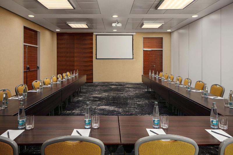 هتل Courtyard By Marriott Pilsen