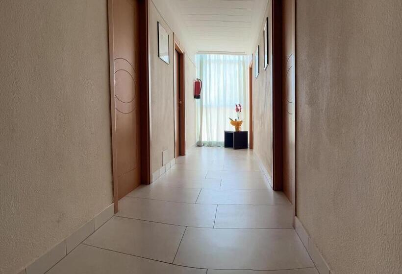 בית מלון כפרי Fellini Rimini