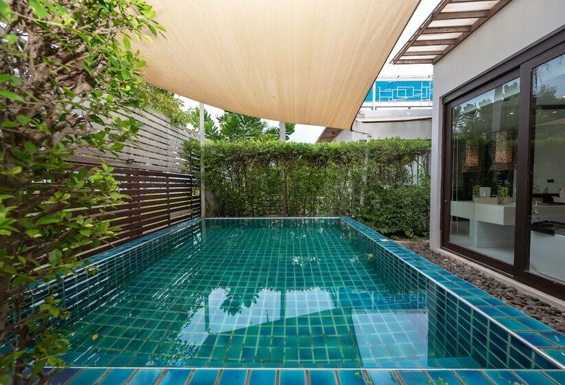 בית מלון כפרי The Rock Hua Hin Beachfront Spa Resort