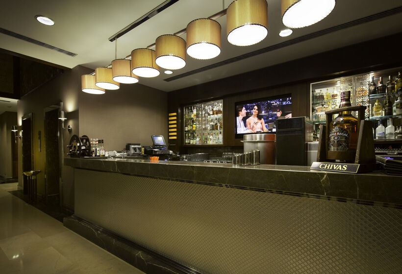 ホテル Titanic City Taksim