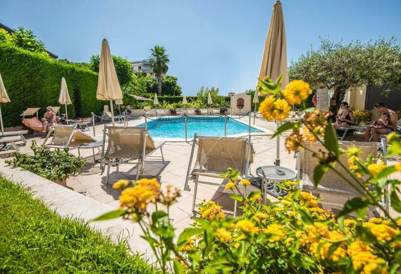 هتل Villa Daphne