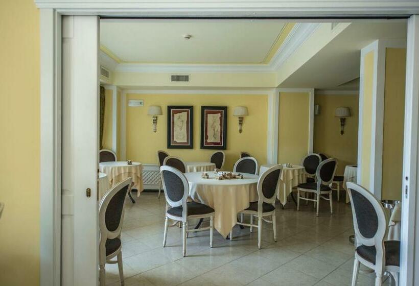 هتل Villa Daphne