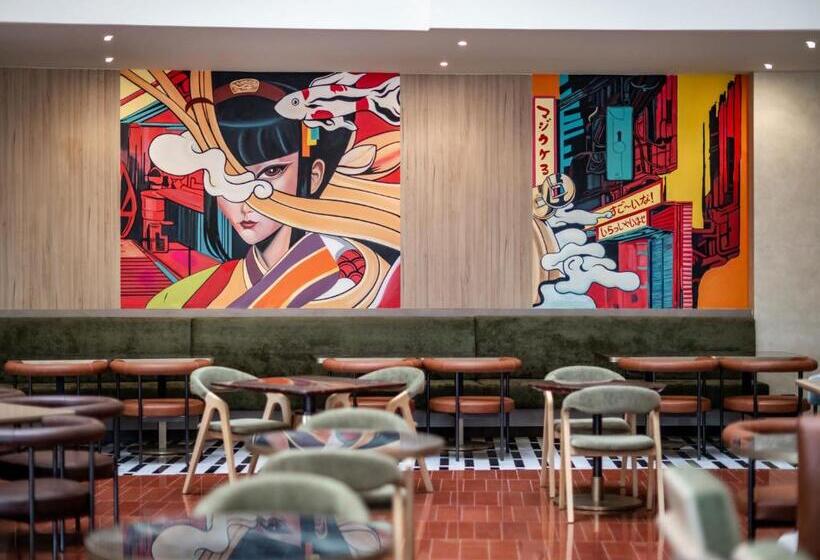 استراحتگاه M Social Hotel Phuket