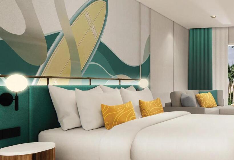 استراحتگاه M Social Hotel Phuket