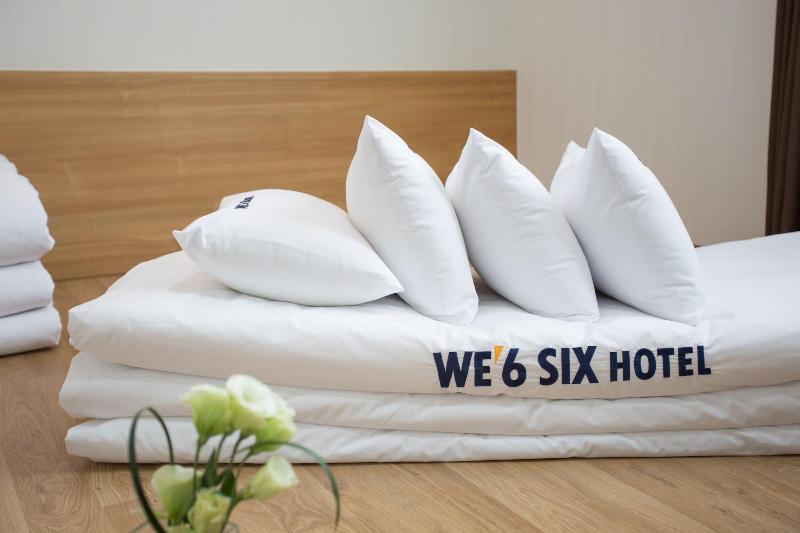 فندق We Six