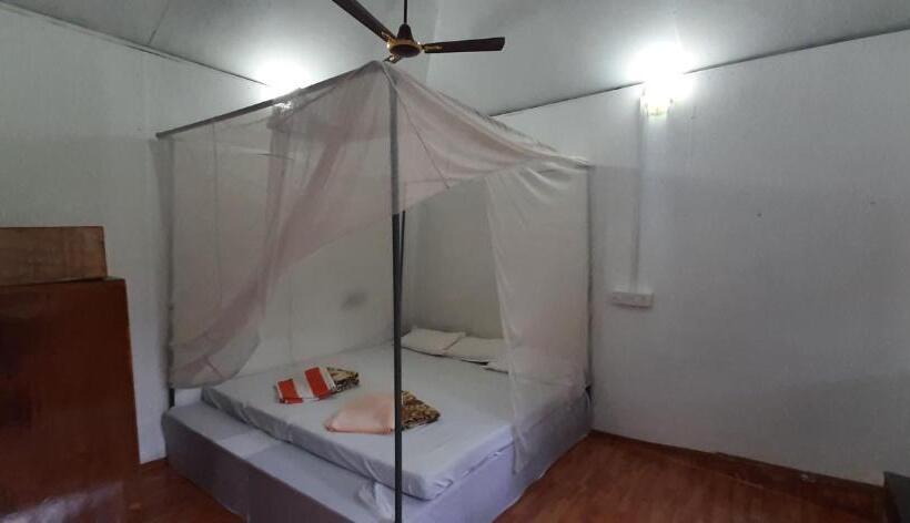 בית מלון כפרי Hare S Bar And Restaurant