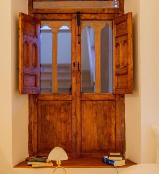 هتل Marquesa De Pinares