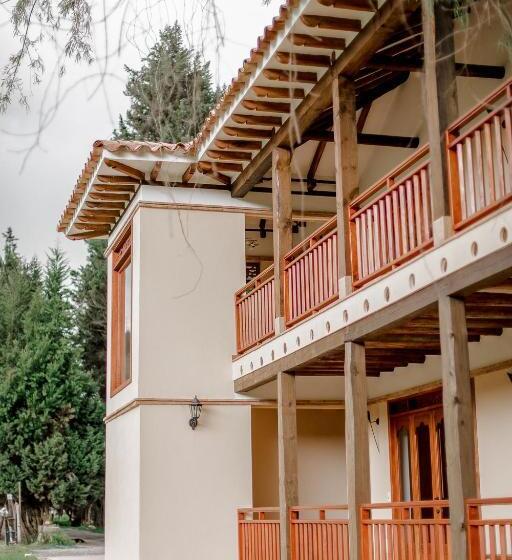 هتل Marquesa De Pinares