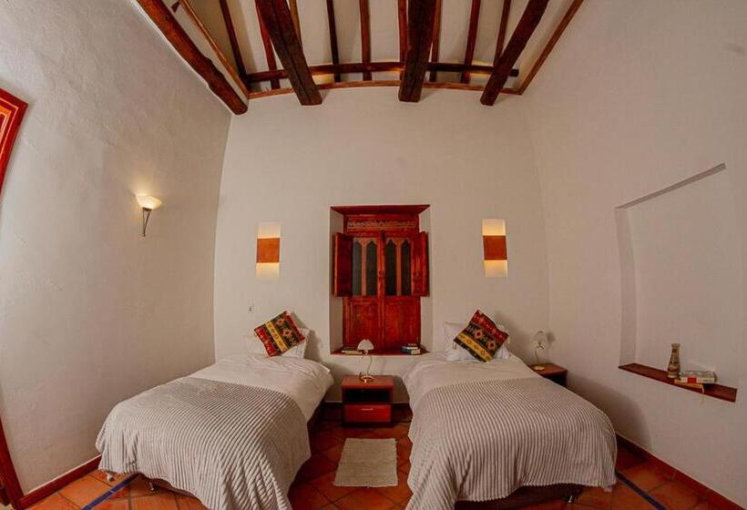 هتل Marquesa De Pinares