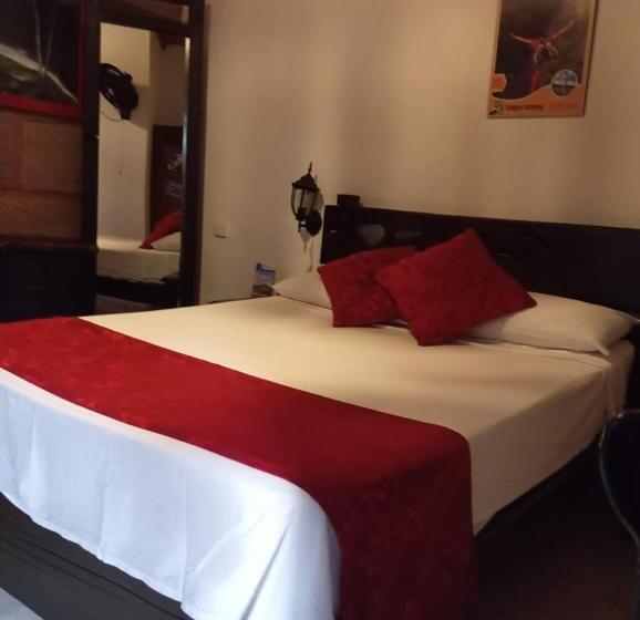 پانسیون Santander Aleman Hostel