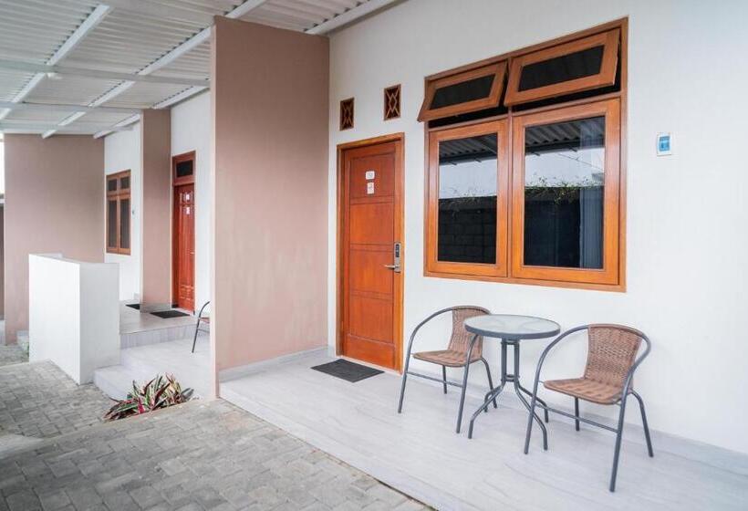 Urbanview Hotel Bubusini Batu By Reddoorz
