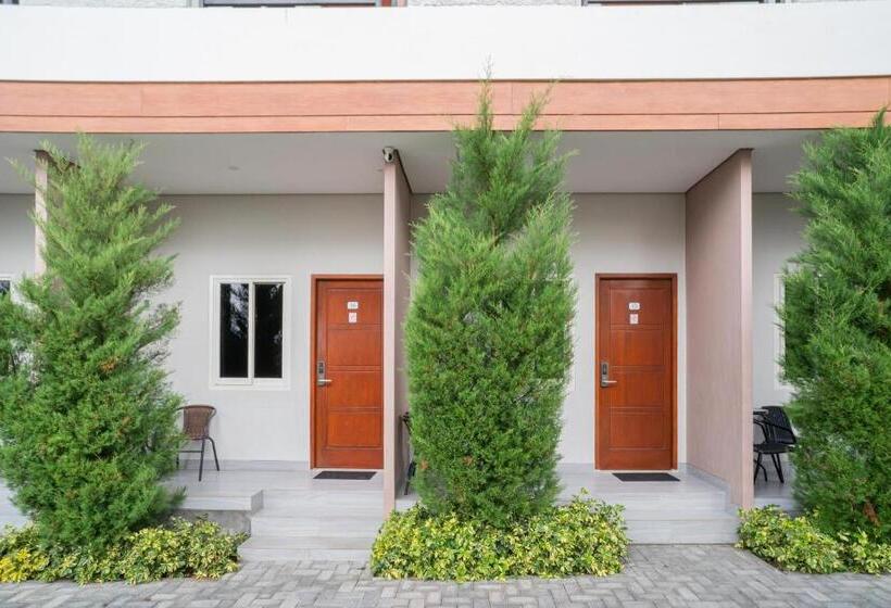Urbanview Hotel Bubusini Batu By Reddoorz